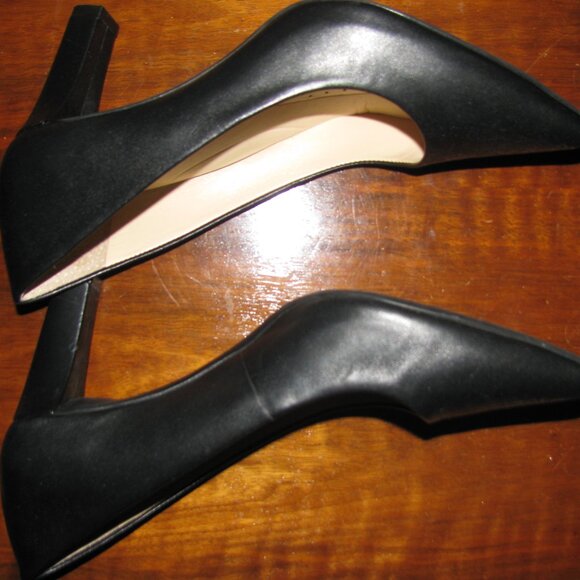 NEW- LEATHER BLACK PUMPS - SIZE 9 - Picture 1 of 3
